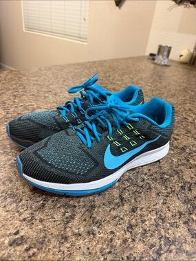 Nike zoom structure 18